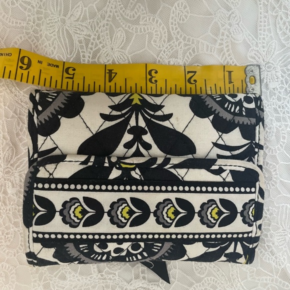 Vera Bradley “Fanfare” Retired Vintage Tri-Fold Snap Wallet. - Picture 2 of 6